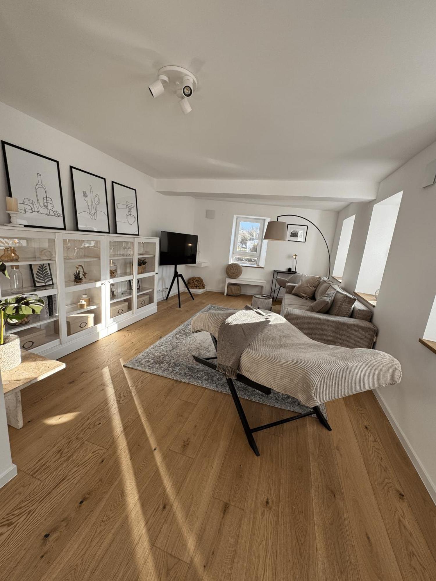 Weinzeit13 Apartment นอยชตัดท์ อัน แดร์ ไวน์ชตราเซอ ภายนอก รูปภาพ