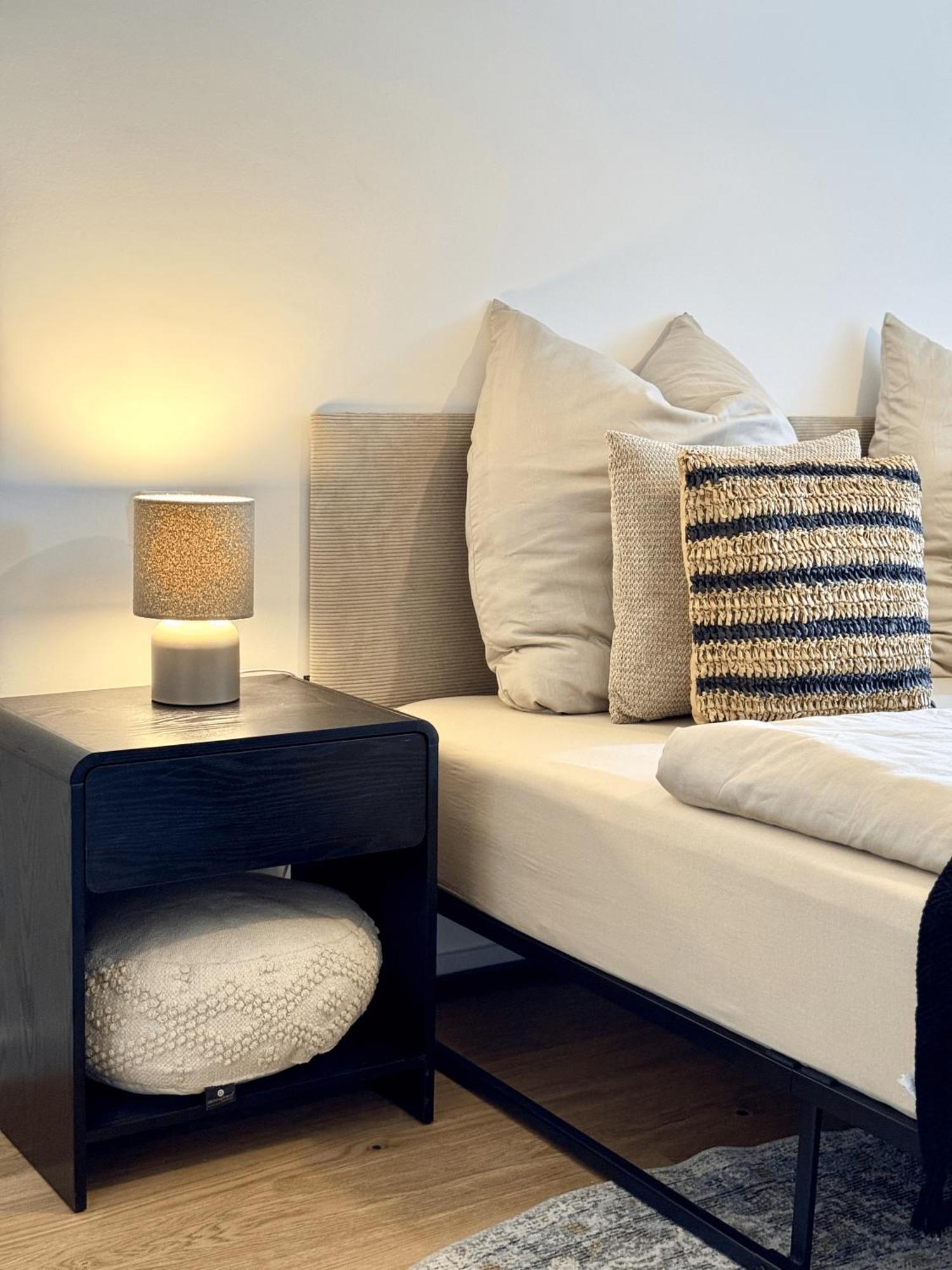 Weinzeit13 Apartment นอยชตัดท์ อัน แดร์ ไวน์ชตราเซอ ภายนอก รูปภาพ