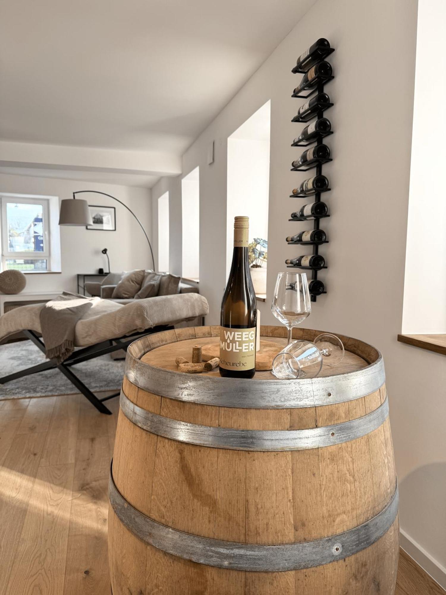 Weinzeit13 Apartment นอยชตัดท์ อัน แดร์ ไวน์ชตราเซอ ภายนอก รูปภาพ