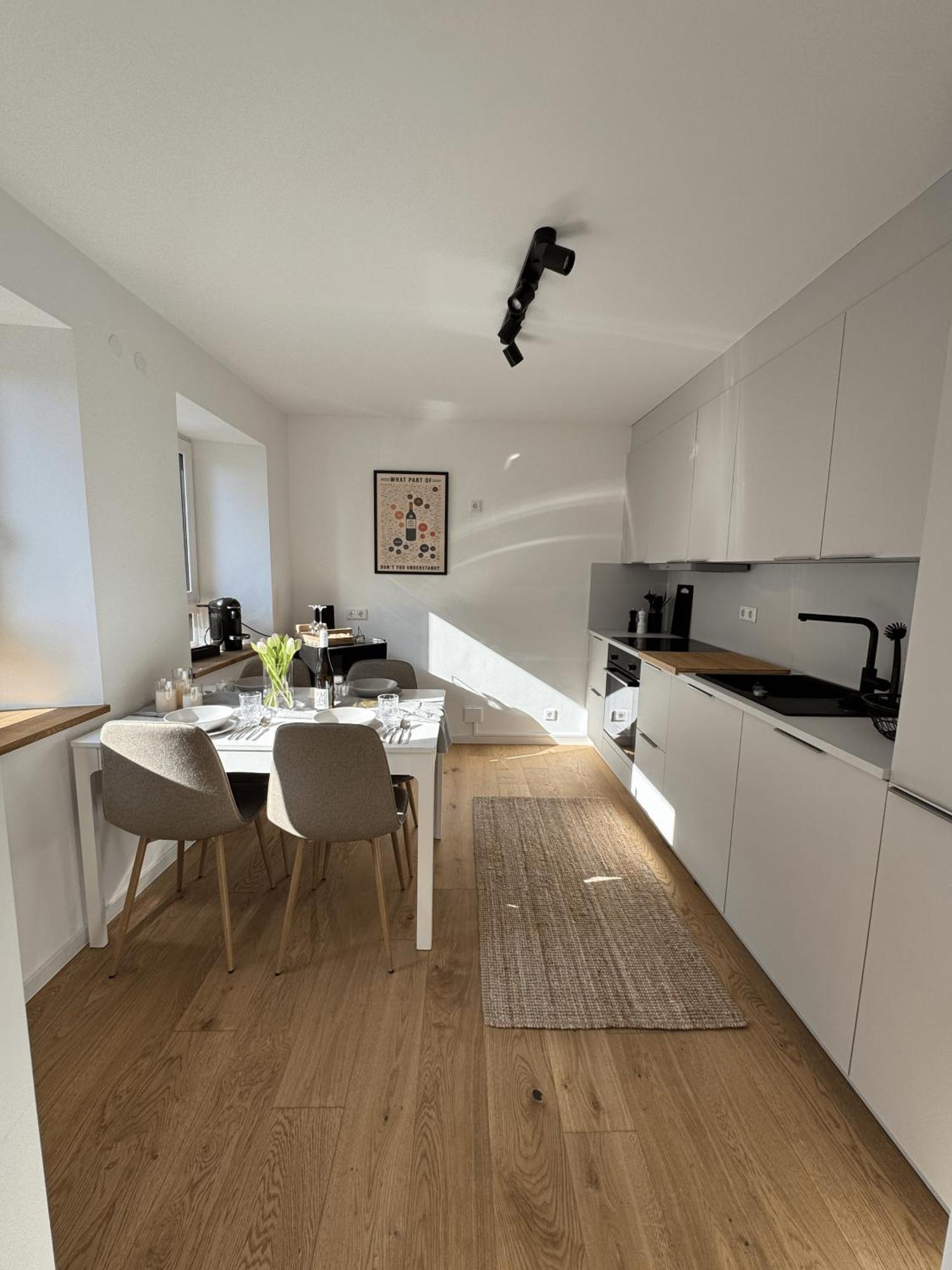 Weinzeit13 Apartment นอยชตัดท์ อัน แดร์ ไวน์ชตราเซอ ภายนอก รูปภาพ
