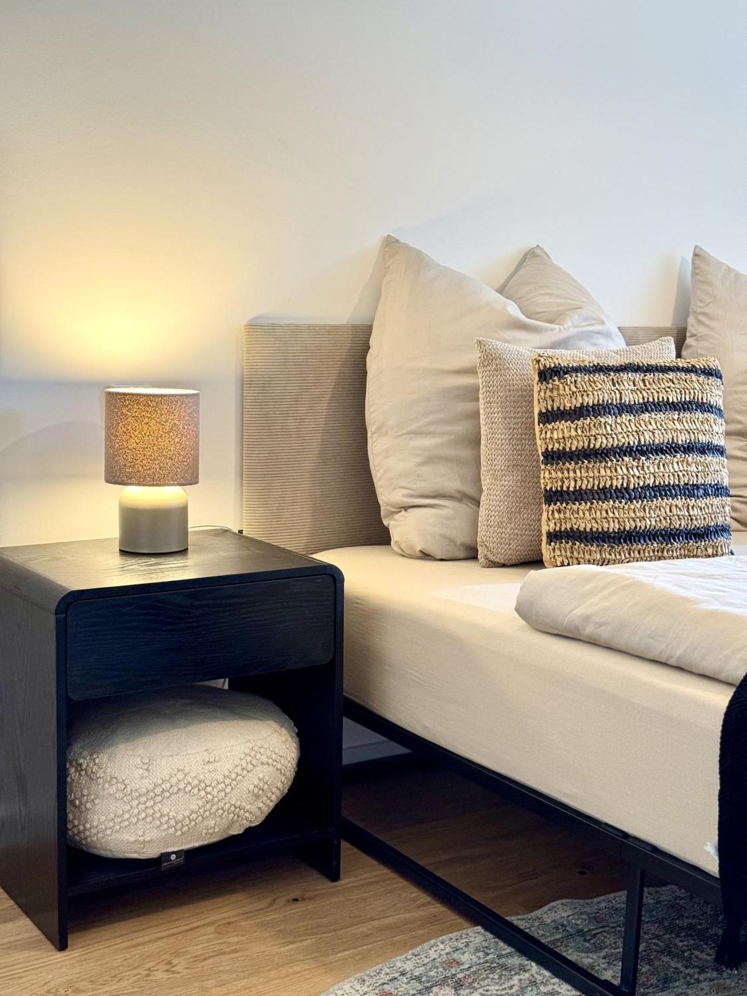 Weinzeit13 Apartment นอยชตัดท์ อัน แดร์ ไวน์ชตราเซอ ภายนอก รูปภาพ