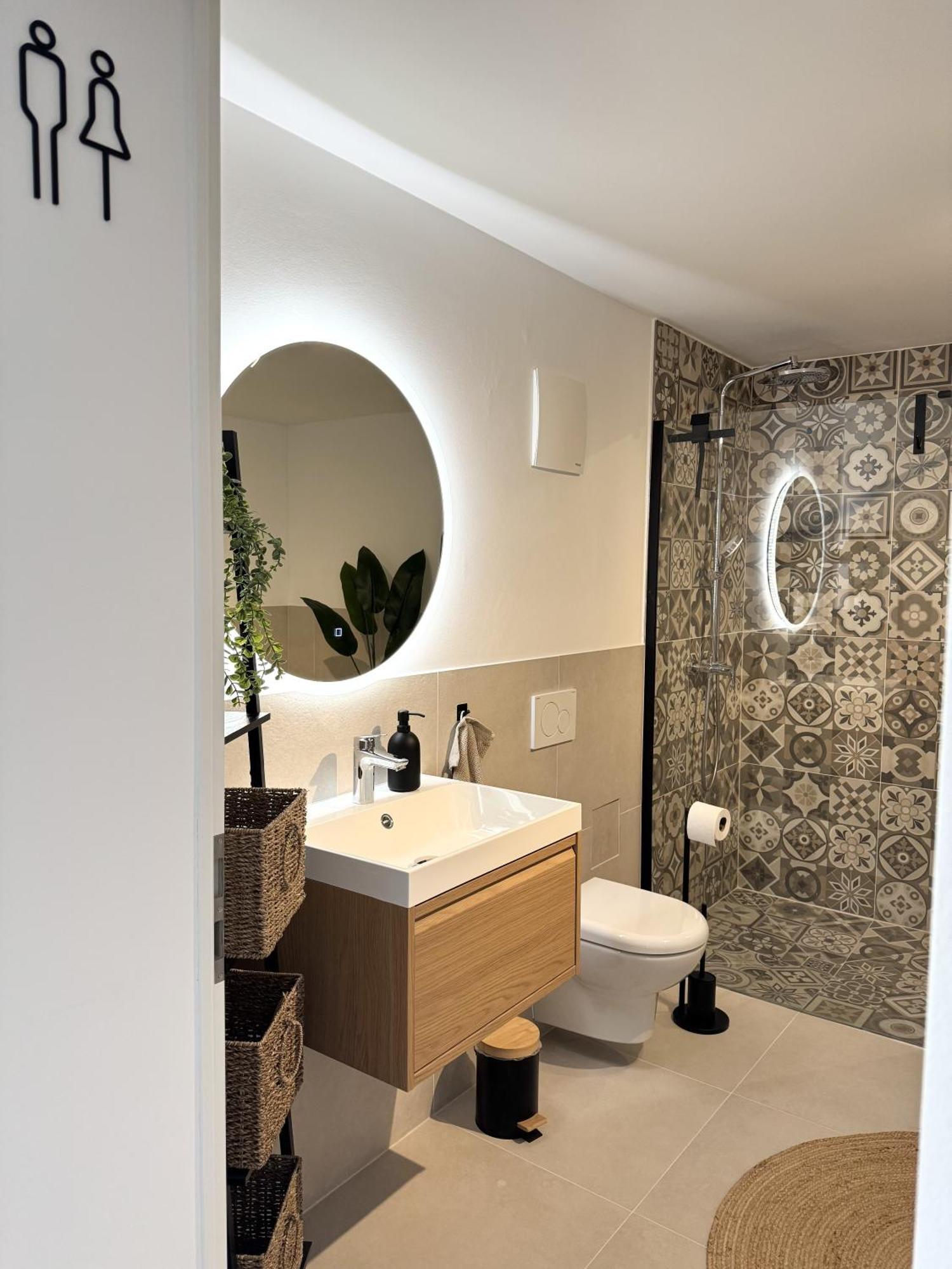 Weinzeit13 Apartment นอยชตัดท์ อัน แดร์ ไวน์ชตราเซอ ภายนอก รูปภาพ