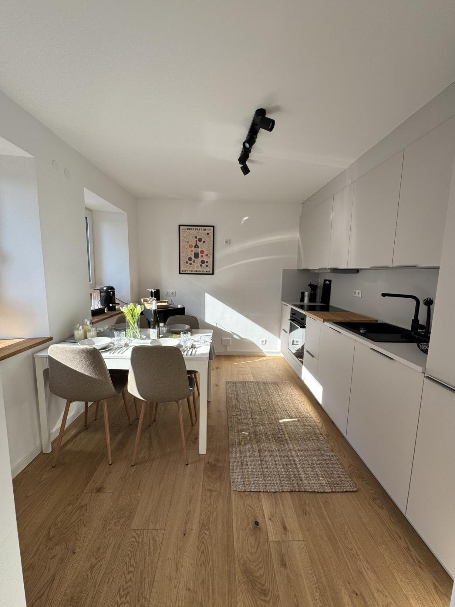 Weinzeit13 Apartment นอยชตัดท์ อัน แดร์ ไวน์ชตราเซอ ภายนอก รูปภาพ