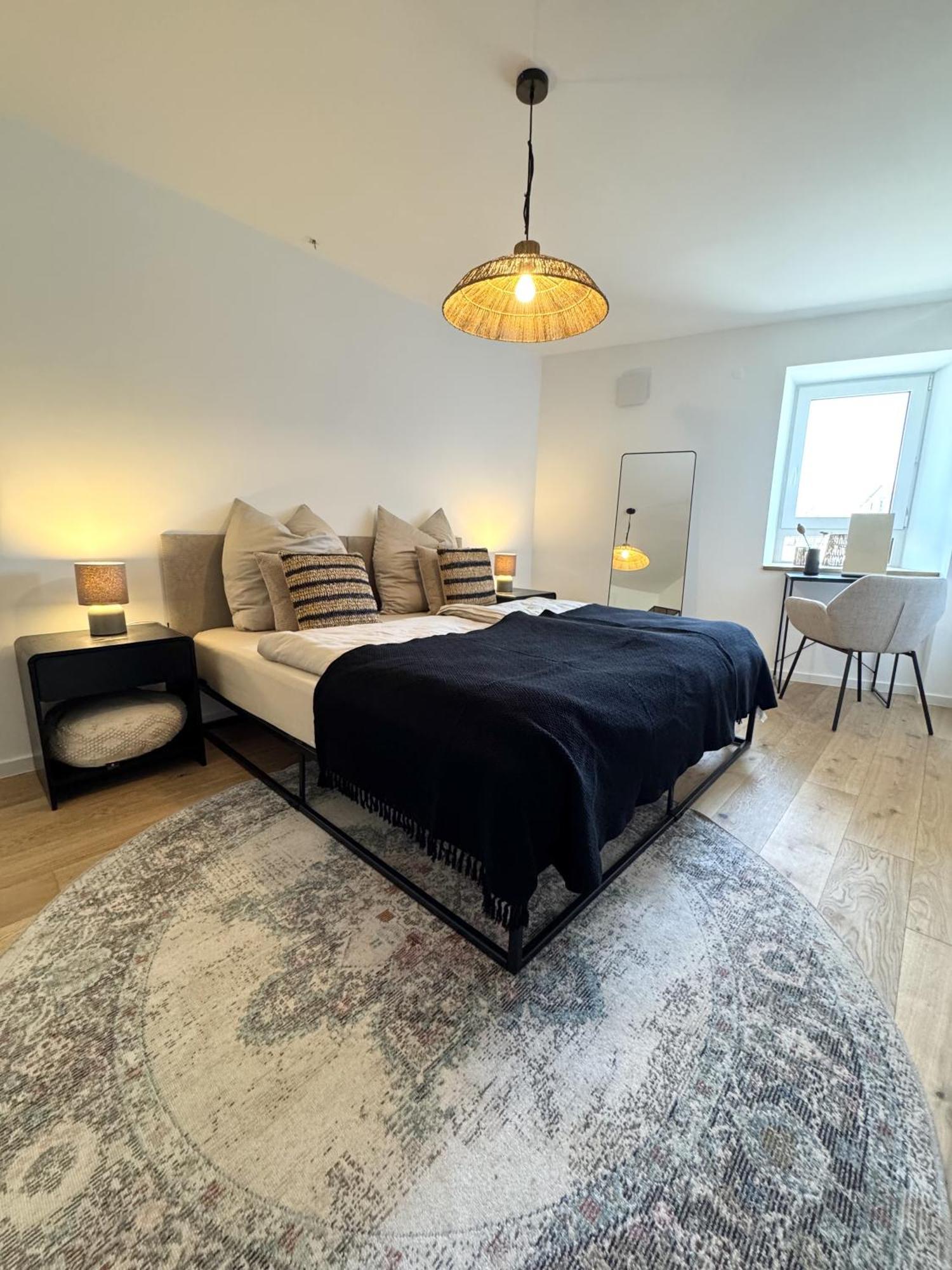 Weinzeit13 Apartment นอยชตัดท์ อัน แดร์ ไวน์ชตราเซอ ภายนอก รูปภาพ